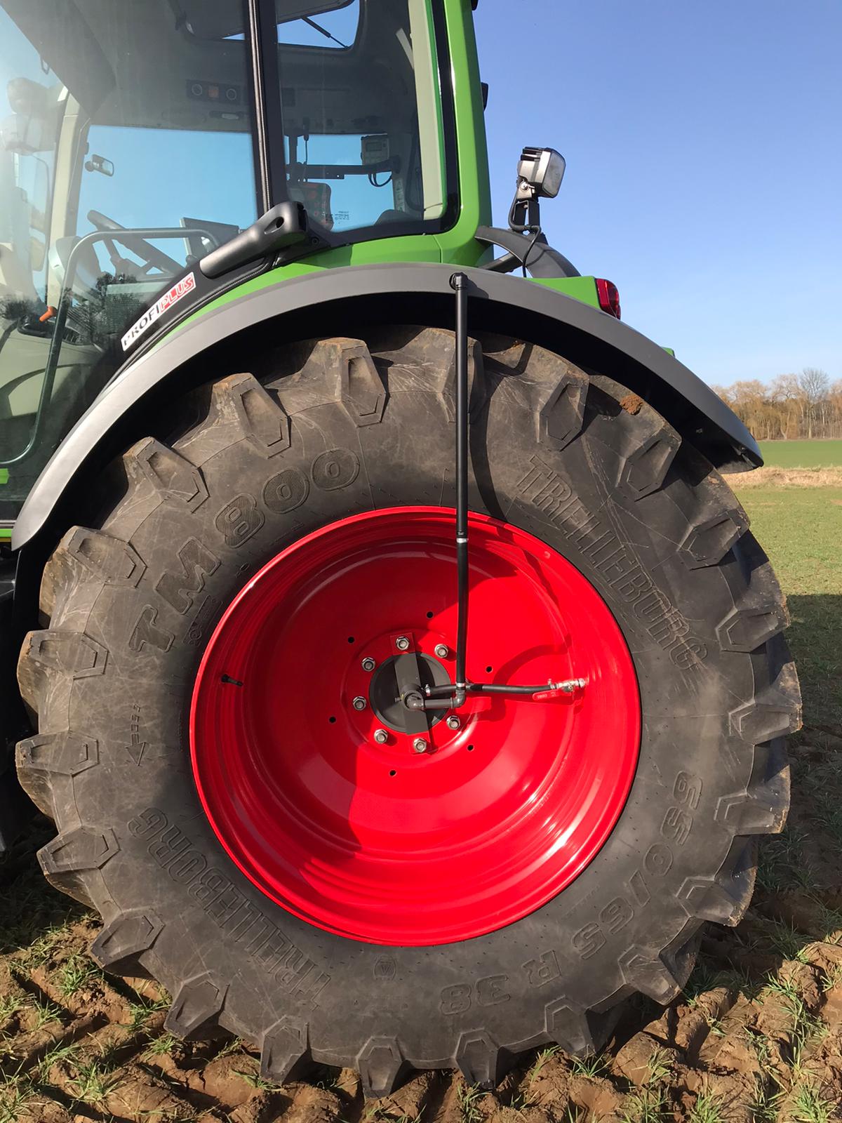 Fendt 516 Bj.22 Reifenregler Drehübertrager hinten links
